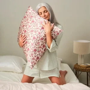 Taie d'Oreiller en Soie 22 momme Fleuri 65x65 - Emily's Pillow
