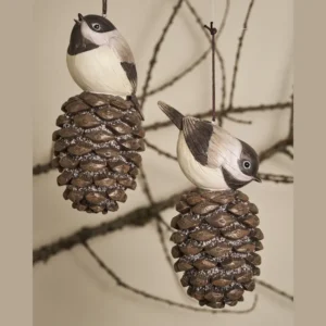 Décoration automne - Oiseau sur pomme de pin ambiance